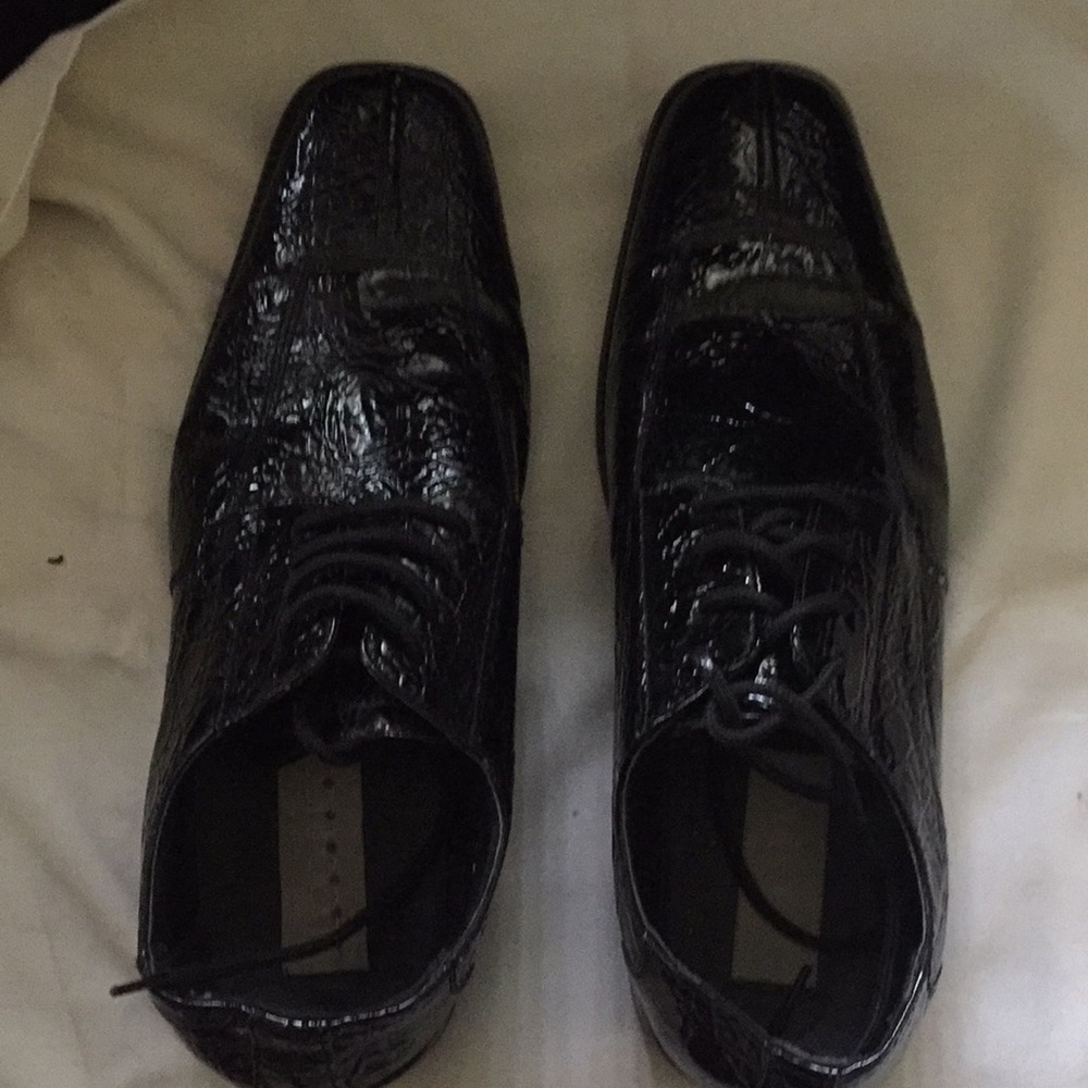 Men’s dress shoes